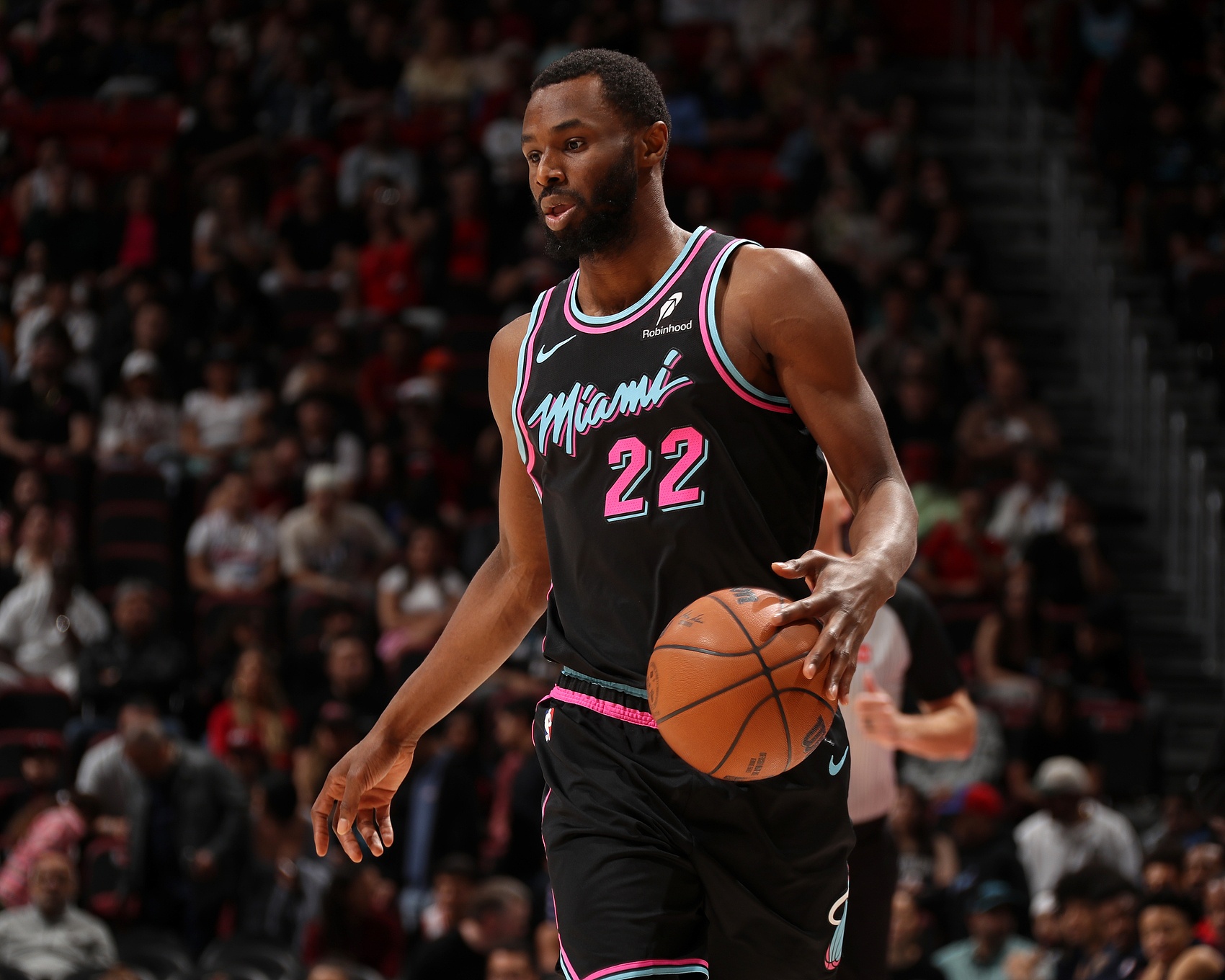 2026世界杯客户端安装-场均15.9分5篮板！热火客战鹈鹕 维金斯因脚趾发炎缺阵